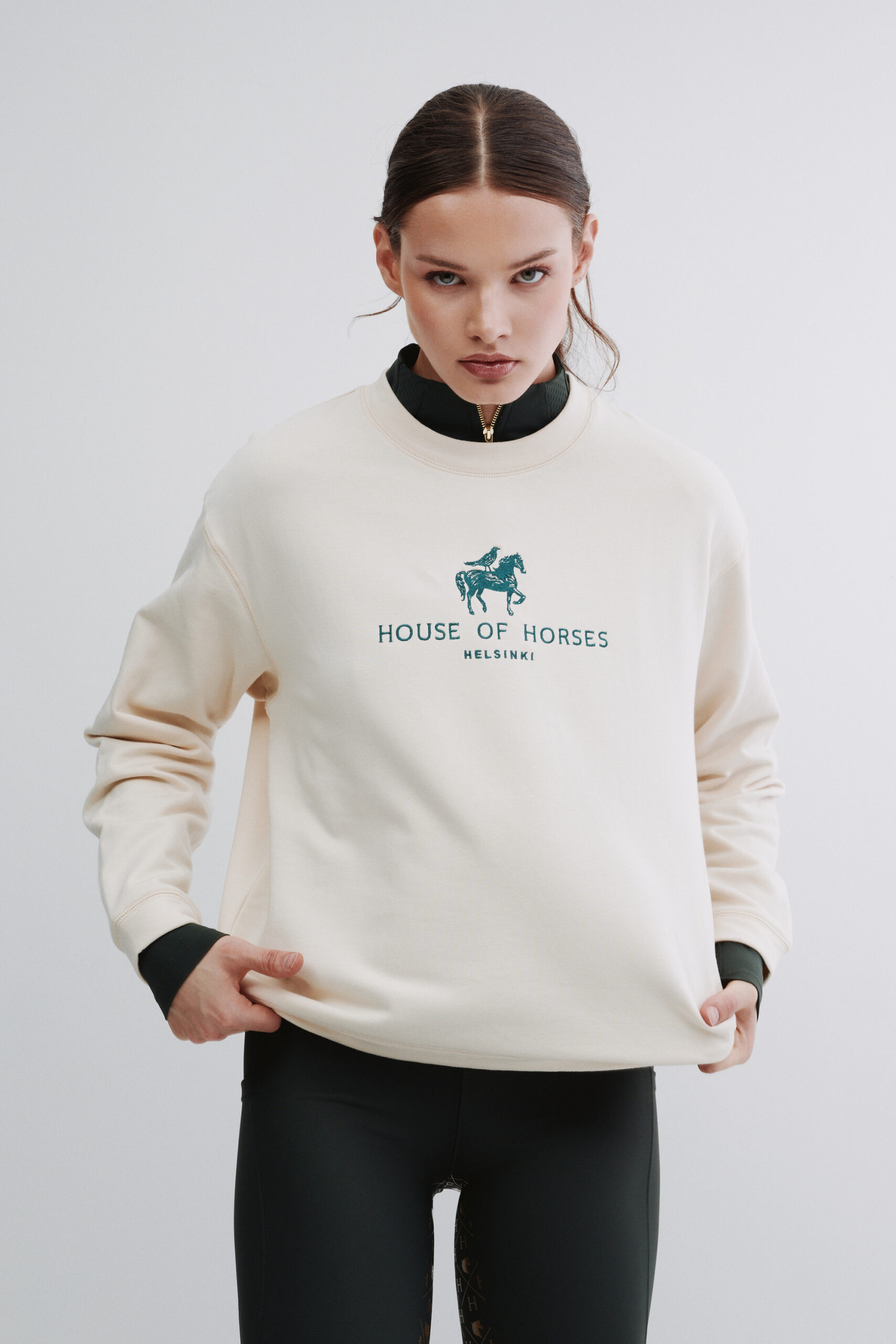 House of Horses Helsinki Logo Soft Collegepaita - Image 4